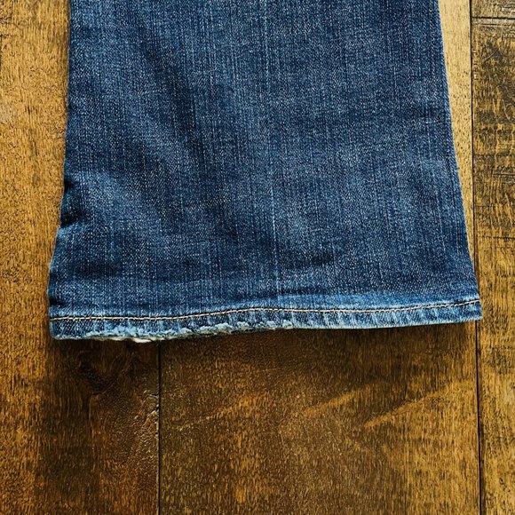 Old Navy The Sweetheart Low Rise Flare Bottom Medium Wash Jeans - Picture 12 of 12